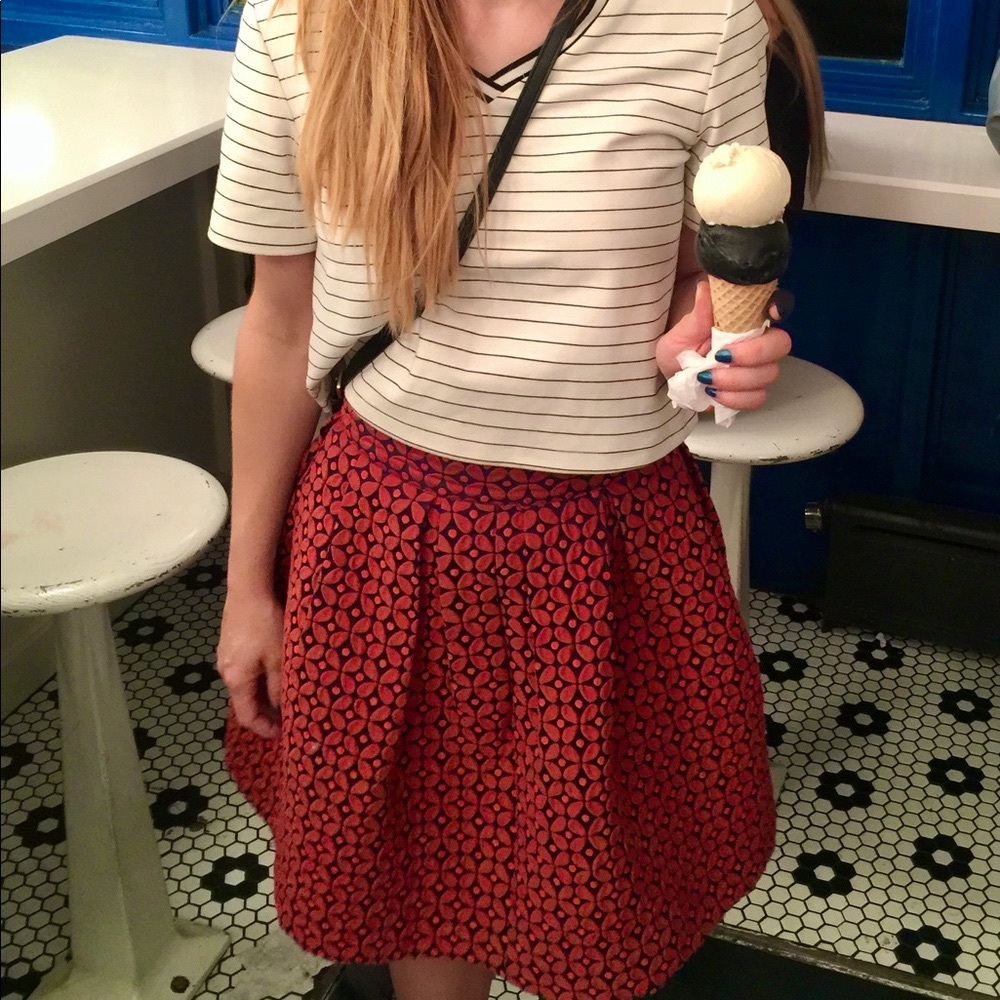 Retro red pattern pleated skirt